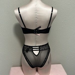 - 1 day sale! VS Bra & Panty Set